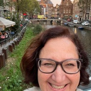 Meet your Posher, Elizabeth